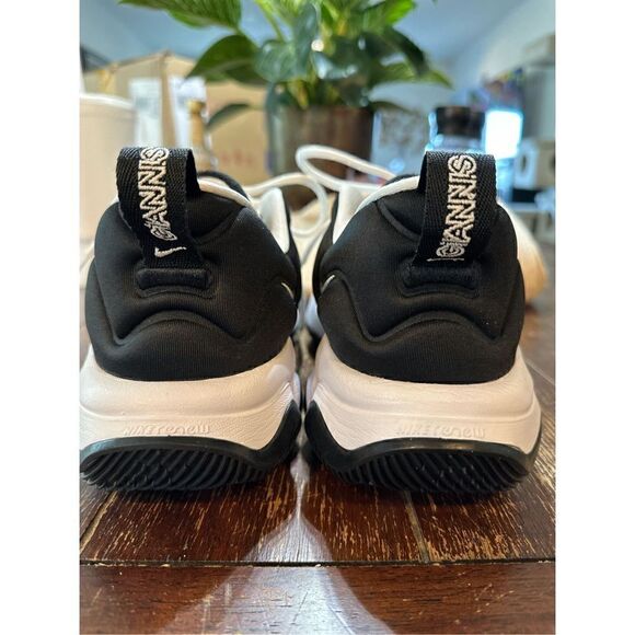 Nike Men’s Giannis Immortality 3 Basketball Shoes - Picture 4 of 9